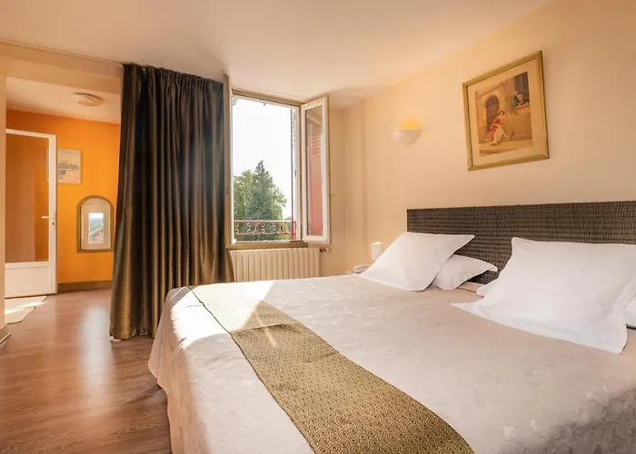 Logis Hotel Restaurant Le Coq Hardi