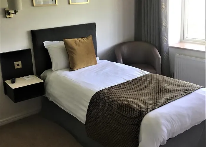 Hunters Lodge Hotel
