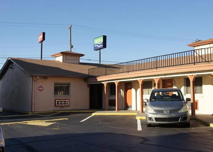 Royalinn & Suites