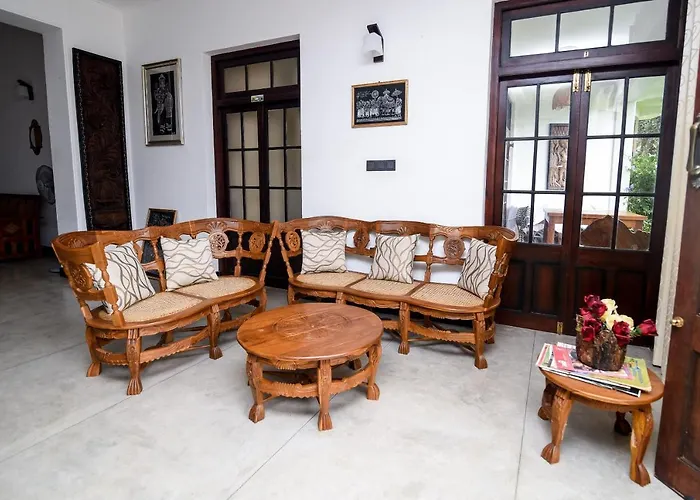 Man Mountain Villa