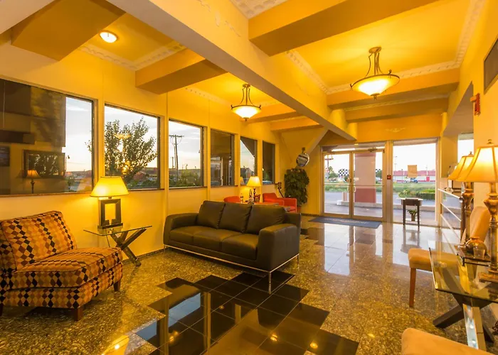Howard Johnson By Wyndham Oklahoma City Okc Airport, Near Fairgrounds, I40, Free Hot Breakfast, And Pool