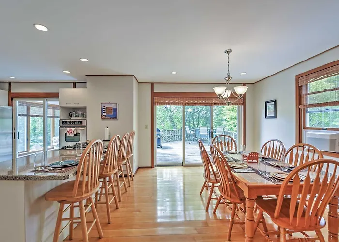 Walk To Beach! Hyannis Family Haven W/ Deck