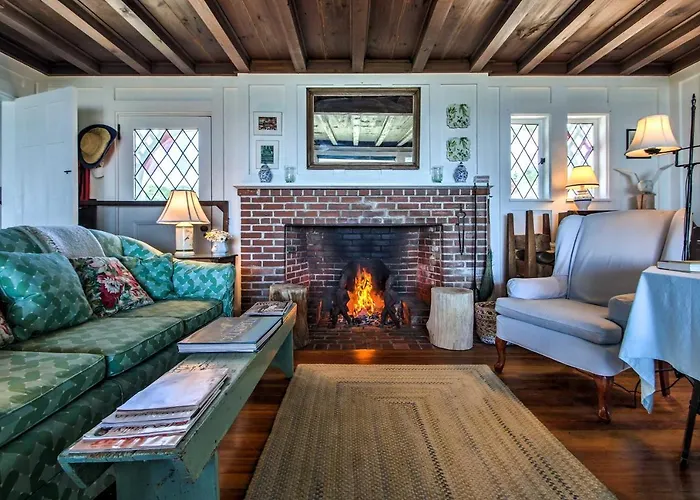 Kennebunk Cottage W/ Private Beach & Ocean Views!
