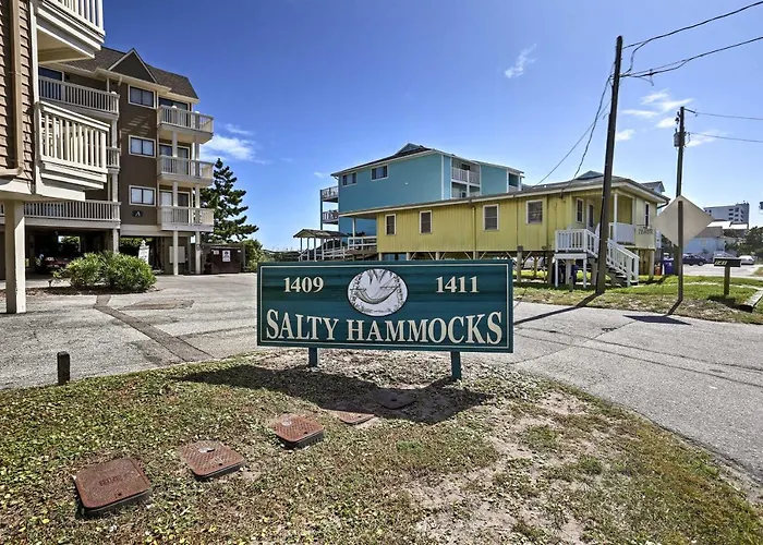 Walk To Shore! Ocean-View Condo In Carolina Beach