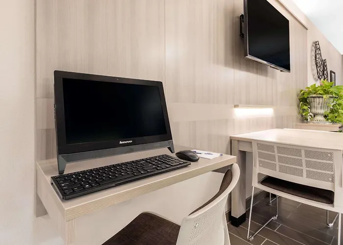 Microtel Inn & Suites By Wyndham Perry