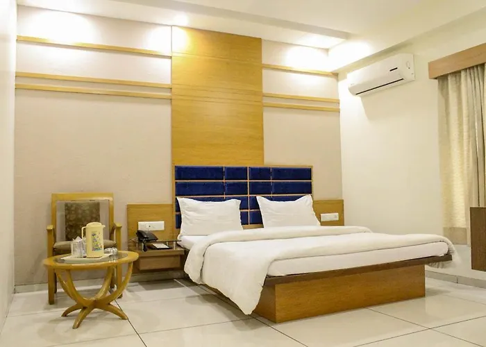 Hotel Apex Inn