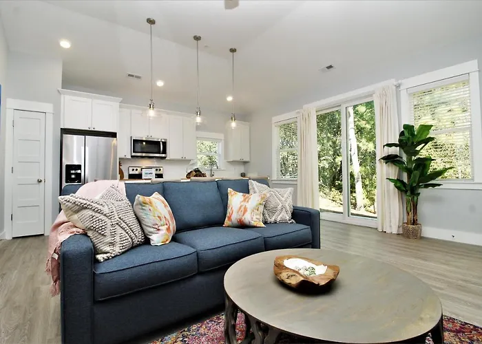 Beacon Quarters By Kees Vacations