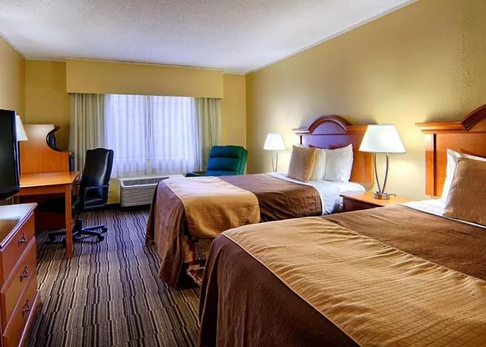 Norwood Inn & Suites Mankato