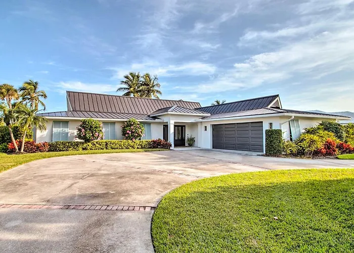 Lavish Vero Beach Escape With Pool, Patio + Dock!