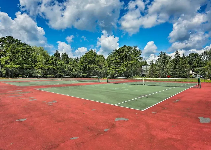 Walk To Pool & Lake: Albrightsville Vacation Home!