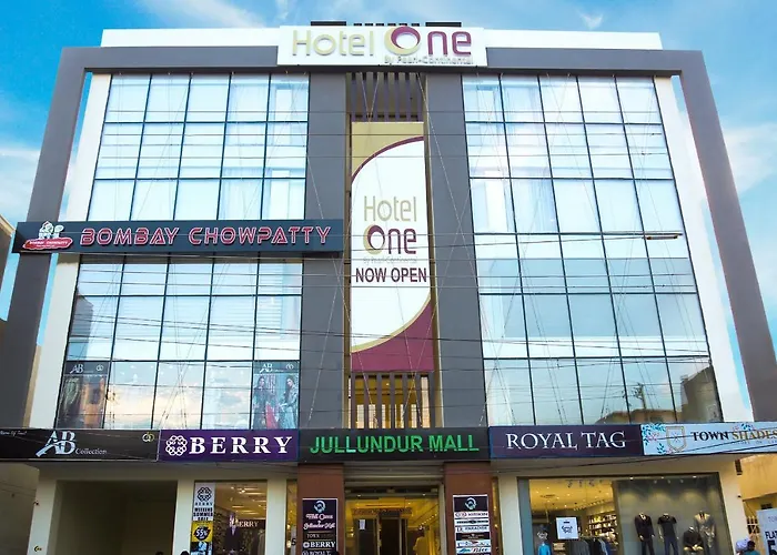 Hotel One Rahim Yar Khan Club Road
