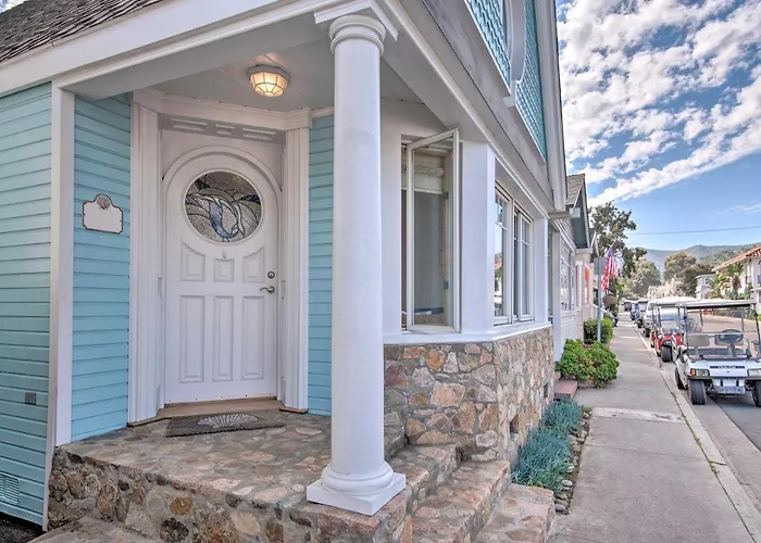 Catalina Island Home: Walk To Main Street Beach!