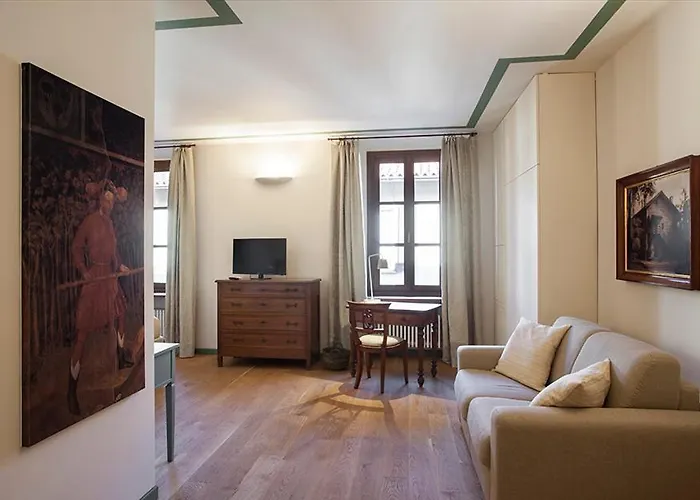 Borromeo Rooms Bed & Living