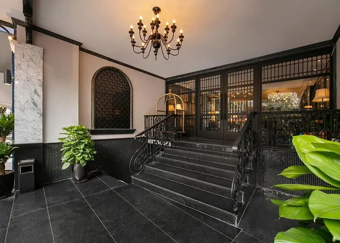 Shining Central Hotel & Spa