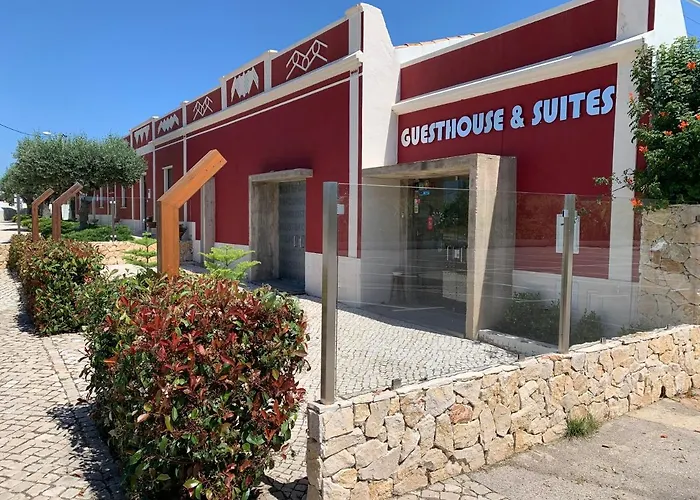 Lost & Found - Guesthouse & Suites